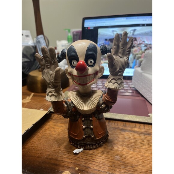 Wizarding Trunk Exclusive Harry Potter Nightmare in a Box Clown Statue Rare - Picture 8 of 11